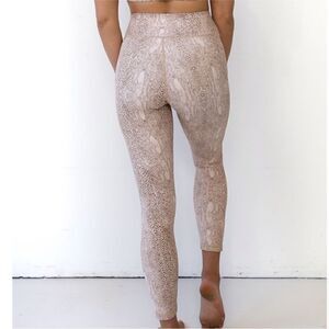 Kavala snakeskin leggings size XL NWT